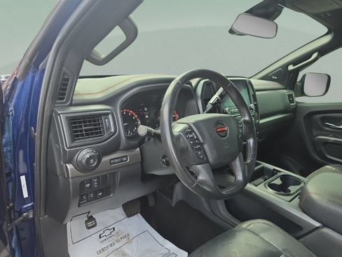 Used 2020 Nissan Titan PRO-4X w/ Pro-4x Convenience Package AWD/4WD image 14