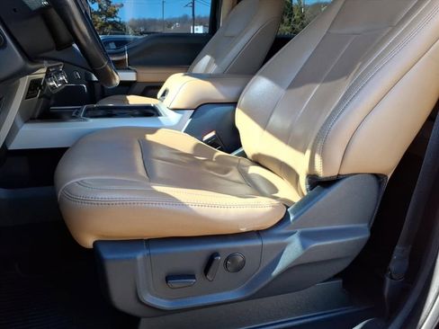 Certified 2022 Ford F350 Lariat w/ Lariat Ultimate Package image 16