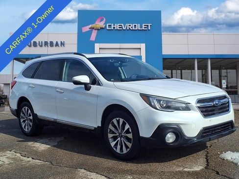 Used 2018 Subaru Outback 2.5i Touring image 3