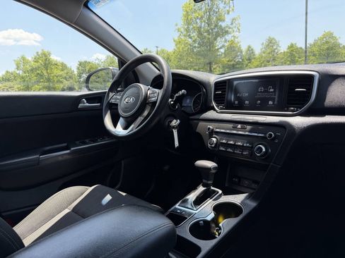 Used 2022 Kia Sportage LX FWD image 19