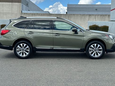 Used 2019 Subaru Outback 2.5i Touring w/ Popular Package #3A AWD/4WD image 6