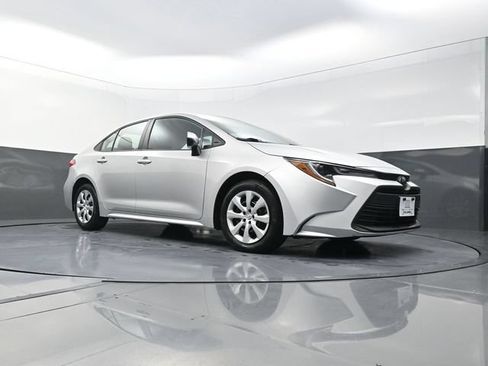 Used 2023 Toyota Corolla LE FWD image 19