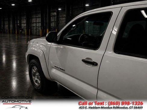 Used 2015 Toyota Tacoma 4x4 Double Cab w/ TRD Off-Road Package image 6