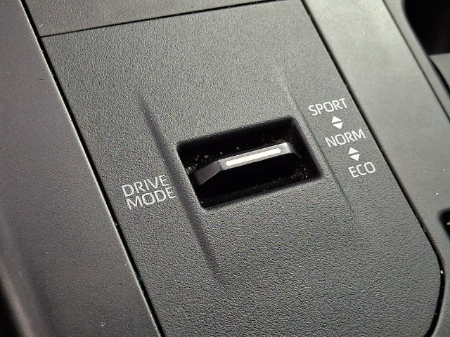 Certified 2020 Toyota Highlander XLE FWD image 27