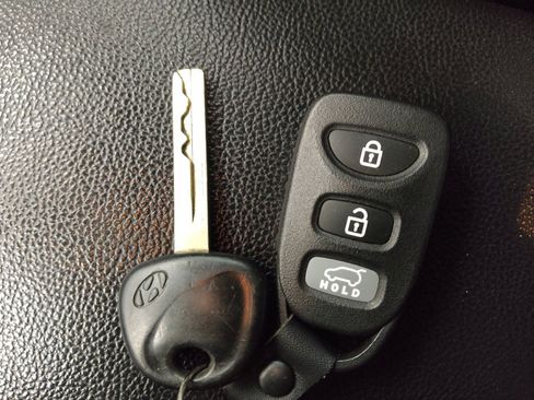 Used 2016 Hyundai Elantra GT image 32