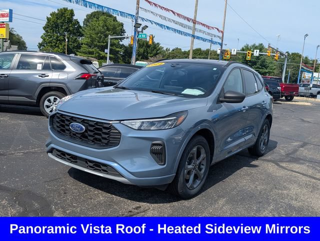 Used 2024 Ford Escape ST-Line w/ Tech Pack #1 AWD/4WD image 3