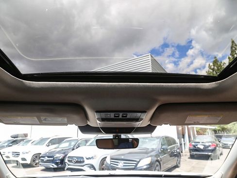 Used 2023 Nissan Pathfinder Platinum FWD image 14