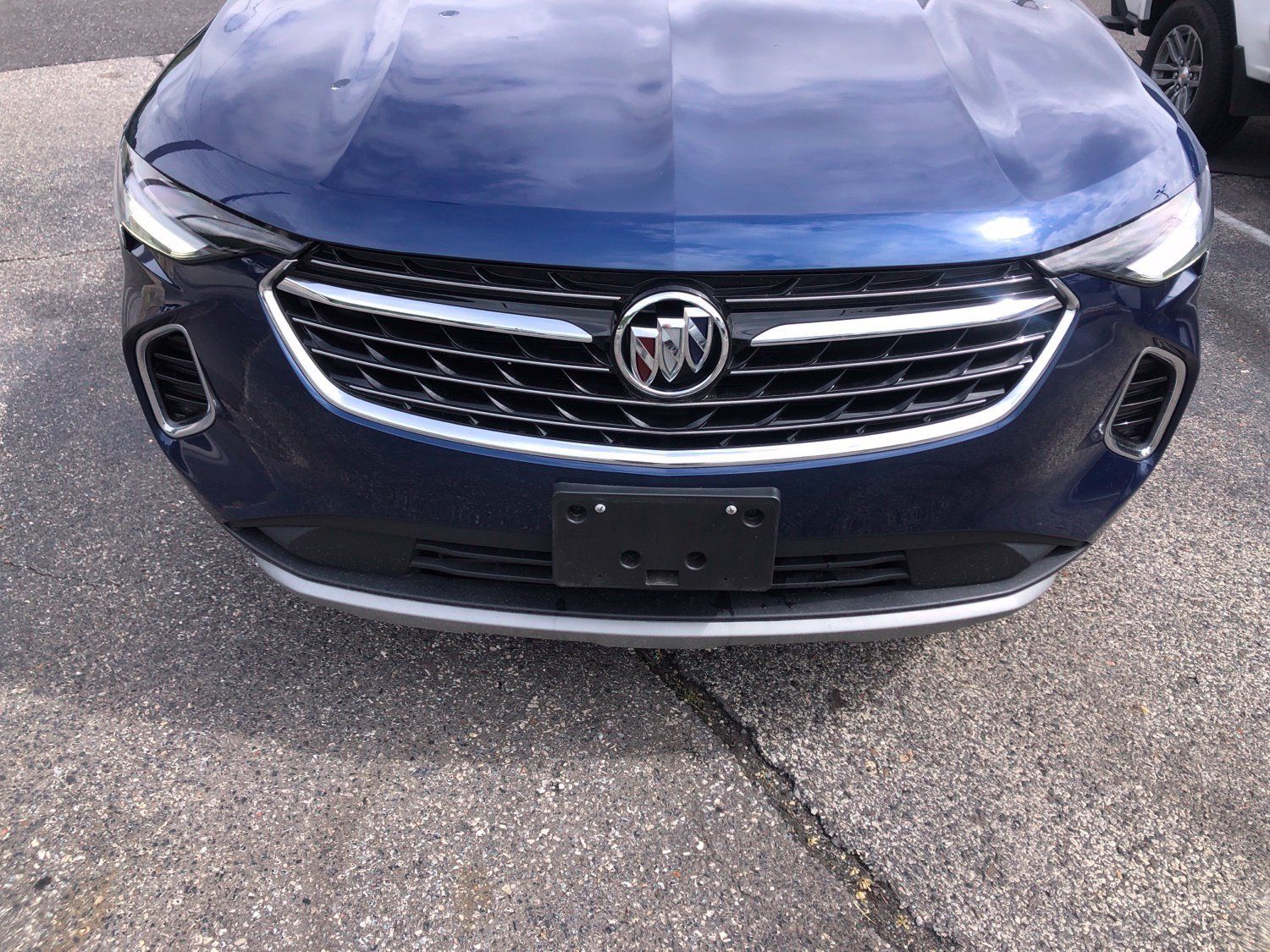 Used 2023 Buick Envision Essence AWD/4WD image 4