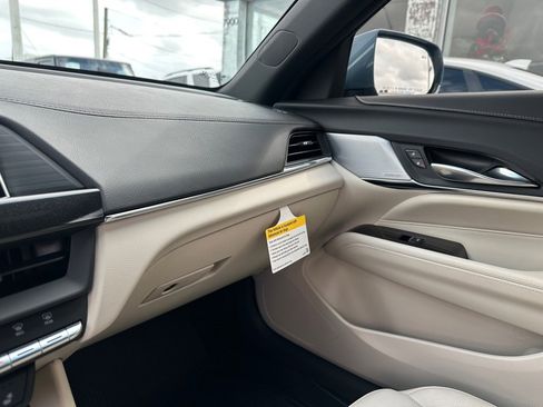 Used 2024 Cadillac CT4 Premium Luxury image 20