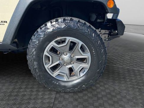 Used 2017 Jeep Wrangler Unlimited Rubicon w/ Cold Weather Group image 34