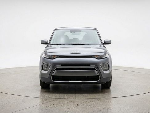 Used 2025 Kia Soul LX w/ LX Technology Package FWD image 2