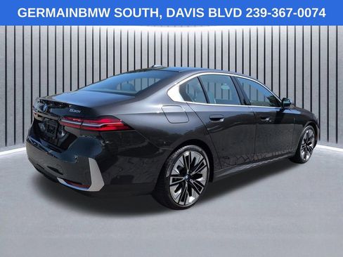 Certified 2024 BMW 530i w/ Premium Package RWD image 5