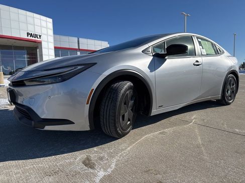 Used 2024 Toyota Prius LE AWD/4WD image 5