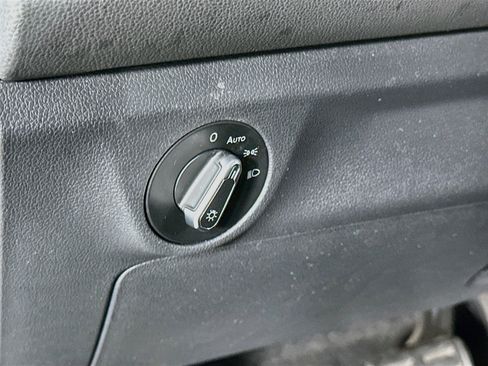 Used 2025 Volkswagen Jetta Sport FWD image 17