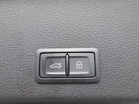 Certified 2024 Audi Q8 e-tron Premium Plus image 13