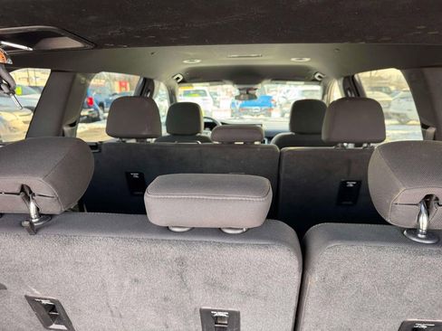 Used 2025 GMC Acadia Elevation image 8