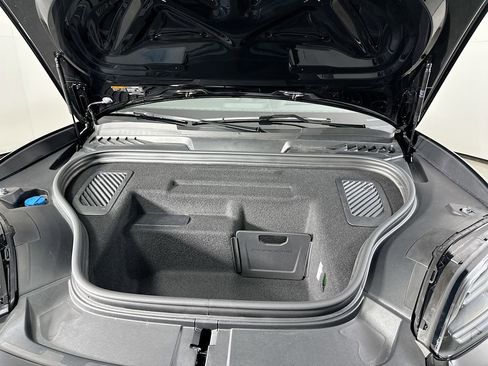 Used 2025 Porsche Macan Turbo Electric image 33