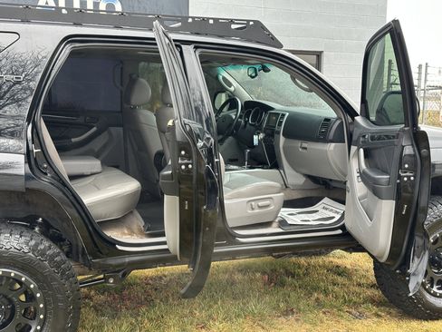 Used 2006 Toyota 4Runner Limited image 23