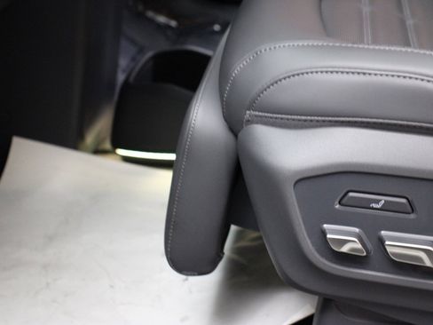 Used 2024 Kia EV9 Land image 25