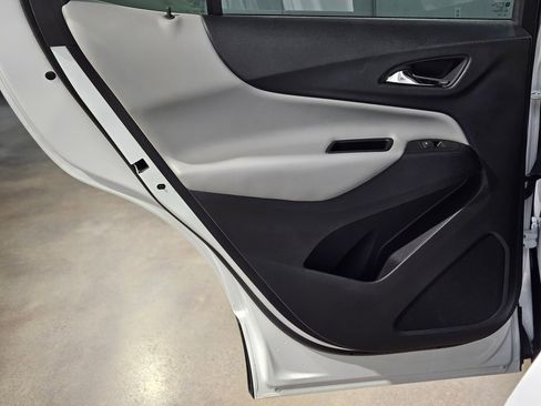 Used 2024 Chevrolet Equinox LT image 35