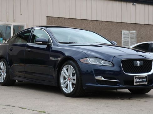 Used 2017 Jaguar XJ R-Sport AWD/4WD image 4