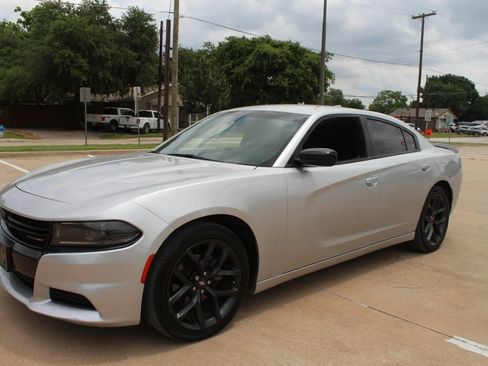 Used 2023 Dodge Charger SXT w/ Blacktop Package RWD image 4