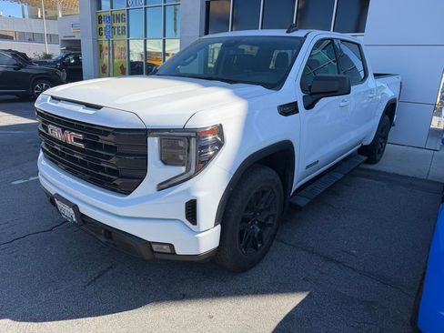 Used 2023 GMC Sierra 1500 Elevation image 3
