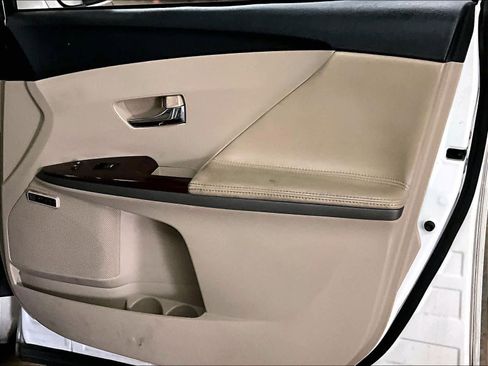 Used 2014 Toyota Venza XLE w/ XLE Premium Package FWD image 25