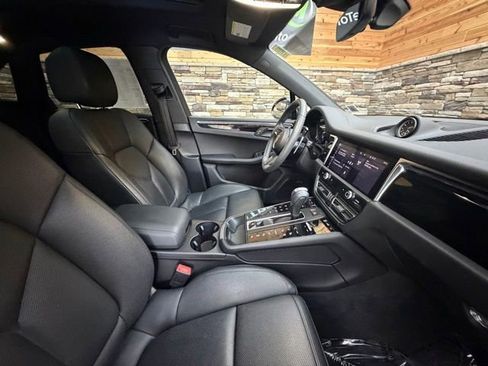 Used 2023 Porsche Macan AWD/4WD image 14