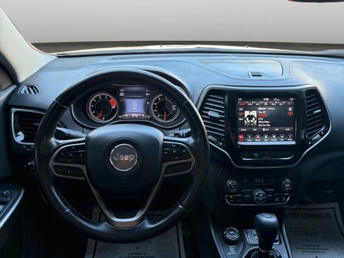 Used 2019 Jeep Cherokee Limited AWD/4WD image 28