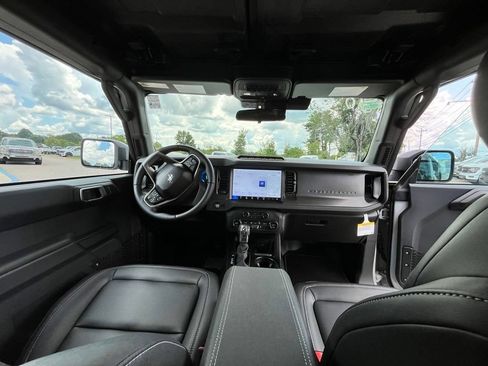 New 2026 Ford Bronco Badlands w/ Sasquatch Package AWD/4WD image 9