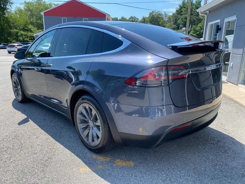 Used 2019 Tesla Model X AWD/4WD image 5