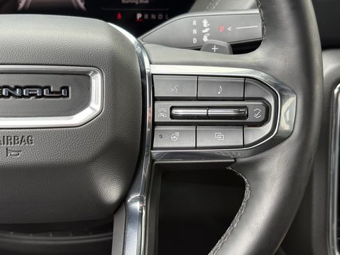 Used 2025 GMC Yukon XL Denali AWD/4WD image 20