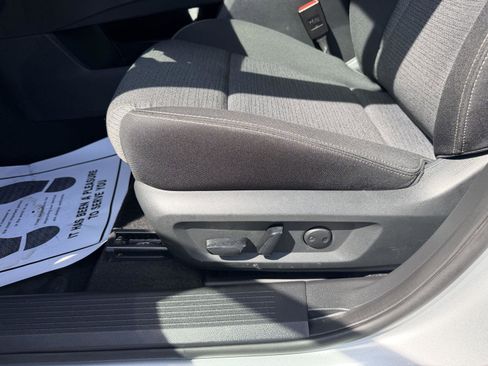 Used 2023 Nissan Rogue SV FWD image 11