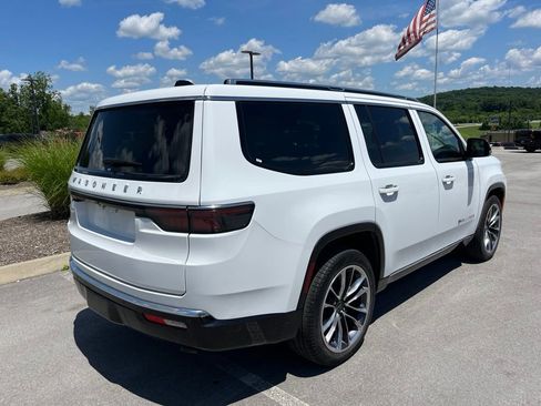 Used 2025 Jeep Wagoneer Series III w/ Premium Group I AWD/4WD image 4