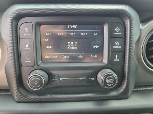 Used 2018 Jeep Wrangler Unlimited Sport AWD/4WD image 18