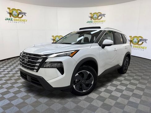 Used 2024 Nissan Rogue SV w/ SV Premium Package AWD/4WD image 4