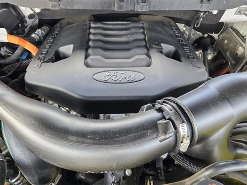 Certified 2022 Ford F150 Platinum w/ Equipment Group 701A High image 31