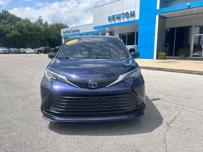 Used 2022 Toyota Sienna LE