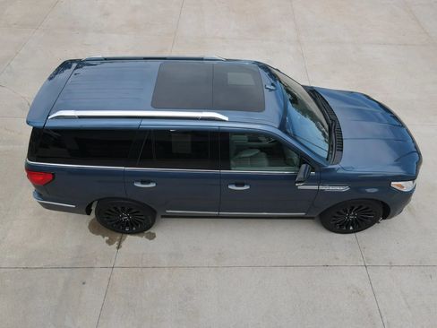 Used 2019 Lincoln Navigator Reserve AWD/4WD image 52
