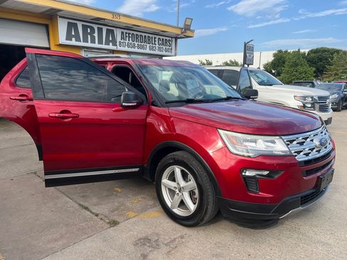Used 2019 Ford Explorer XLT w/ Equipment Group 202A FWD image 8
