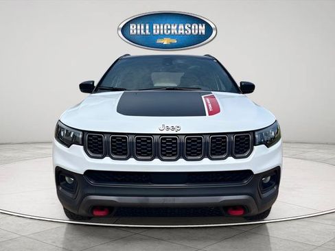 Used 2025 Jeep Compass Trailhawk AWD/4WD image 2