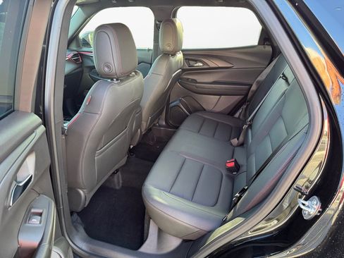 Used 2025 Chevrolet TrailBlazer RS w/ Convenience Package AWD/4WD image 16