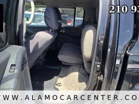 Used 2012 Nissan Frontier SV AWD/4WD image 30