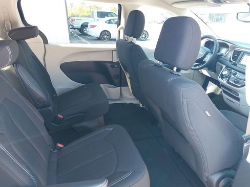 Used 2023 Chrysler Voyager LX FWD image 31