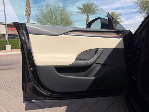 Used 2022 Tesla Model S image 7