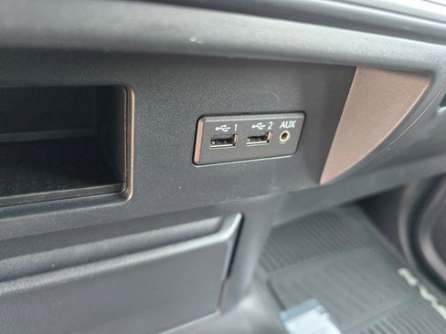 Used 2019 Nissan Titan S image 35