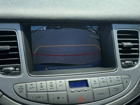 Used 2012 Hyundai Genesis 5.0 RWD image 19