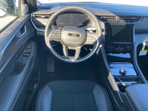 New 2025 Jeep Grand Cherokee Altitude AWD/4WD image 35