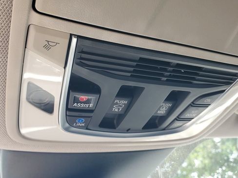 Used 2024 Acura MDX FWD image 35